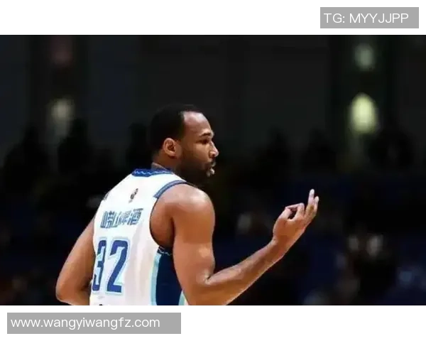 14-10!这便是汤普森近五战的改动,背靠背坚持上场6记三分定江山 14-10!这便是汤普森近五战的改动,背靠背坚持上场6记三分定江山