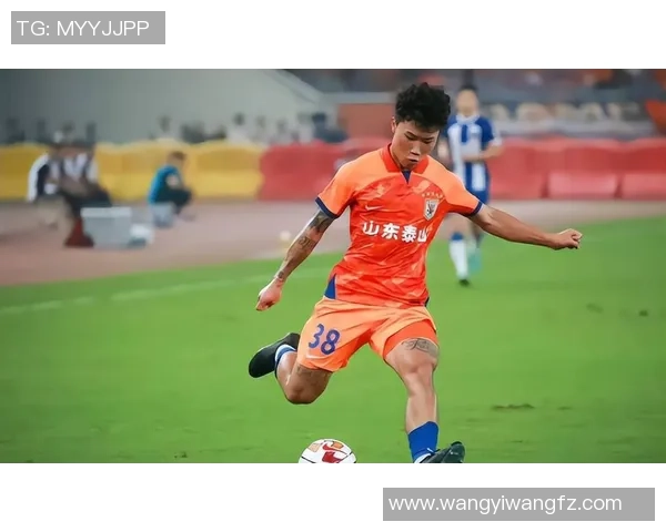 29轮仅进场4次!国足后防期望之星惨遭斯帅萧瑟,沦为中超鸡肋 29轮仅进场4次!国足后防期望之星惨遭斯帅萧瑟,沦为中超鸡肋