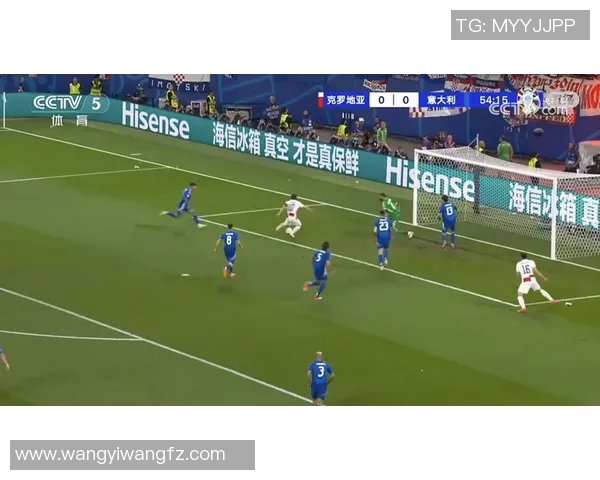 波利塔诺:穿上国家队球衣是一种荣誉,为了全意大利有必要进世界杯 波利塔诺:穿上国家队球衣是一种荣誉,为了全意大利有必要进世界杯